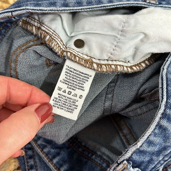 Free People Mid Rise Distressed Raw Hem Skinny Jeans Size 31 - Picture 5 of 8